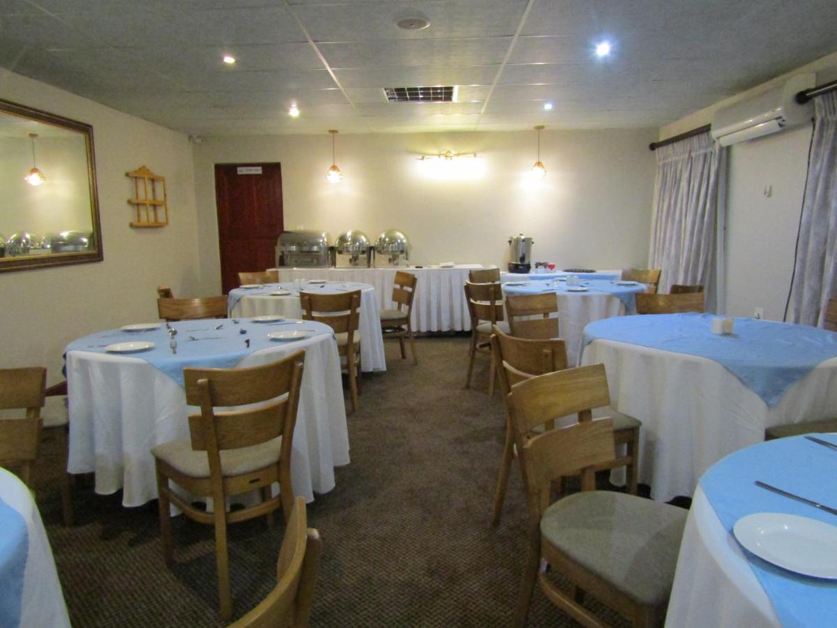 The Clan Lodge Mohlanapeng Extérieur photo