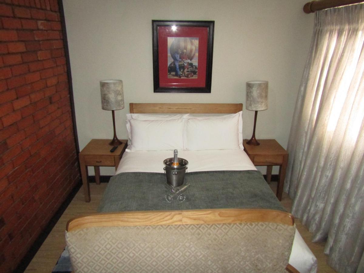 The Clan Lodge Mohlanapeng Extérieur photo