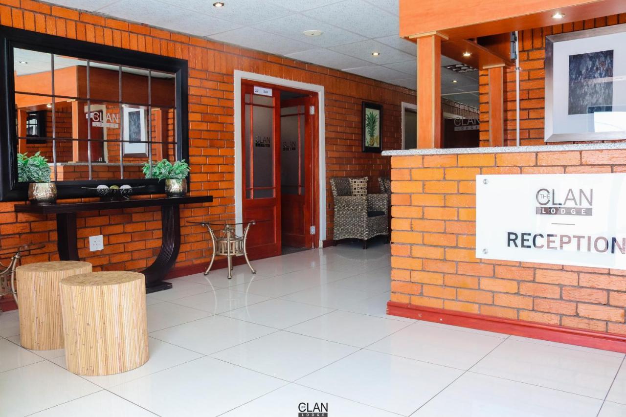 The Clan Lodge Mohlanapeng Extérieur photo