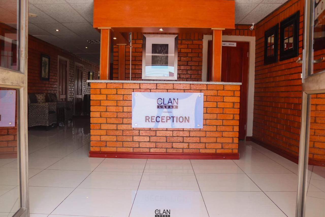 The Clan Lodge Mohlanapeng Extérieur photo